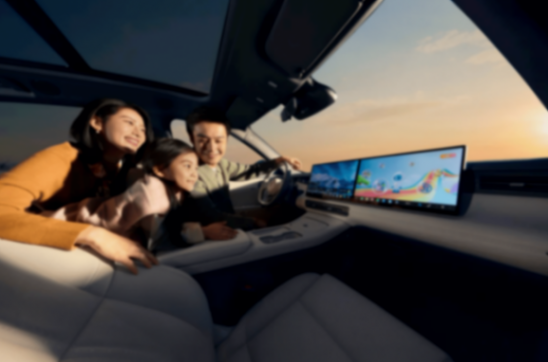 红旗HS6 PHEV:以大五座全能实力,重构家庭出行价值标准
