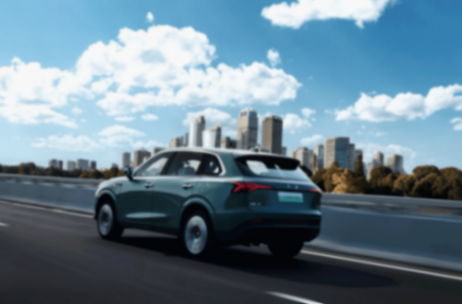 红旗HS6 PHEV:以大五座全能实力,重构家庭出行价值标准