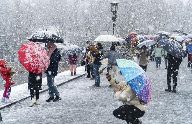我们的教育是不是太娇惯孩子们了?为什么下大雪就要放假?