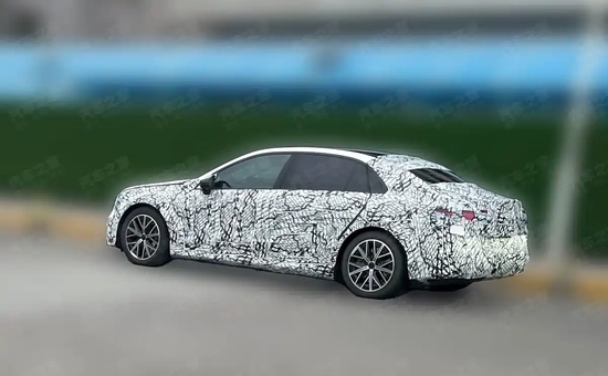 加长明显 国产全新奔驰C级纯电版谍照曝光