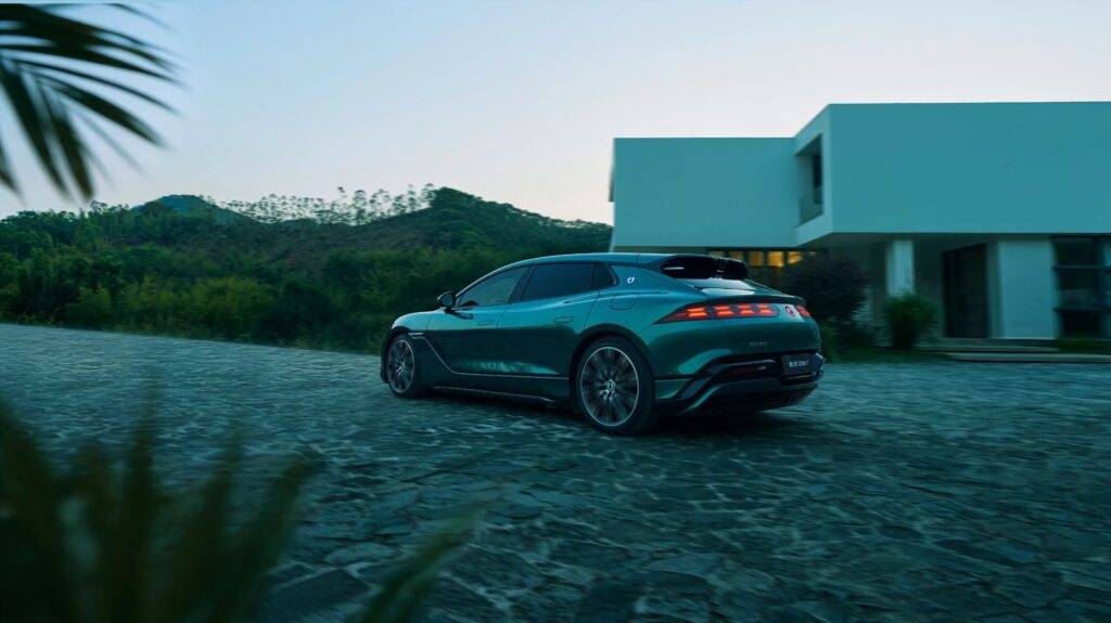 中国新能源猎装车大乱斗，全新腾势Z9GT只为胜利而来