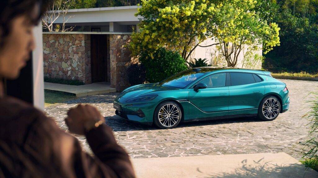 中国新能源猎装车大乱斗，全新腾势Z9GT只为胜利而来