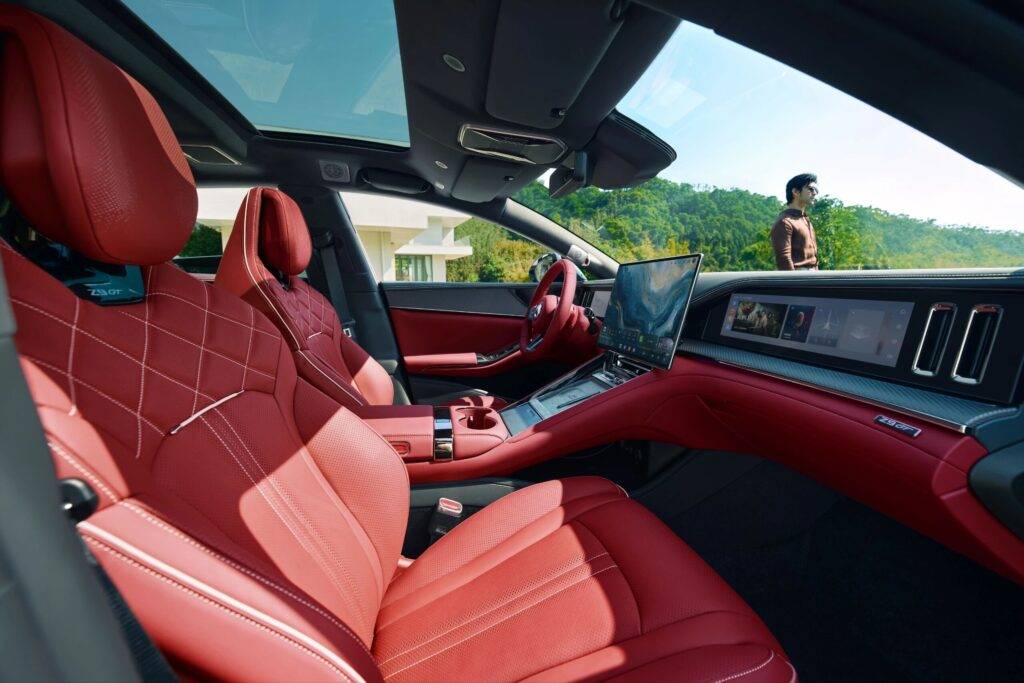 中国新能源猎装车大乱斗，全新腾势Z9GT只为胜利而来