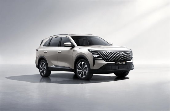 燃油车城区油耗进入2L时代 长安汽车发布蓝鲸超擎动力