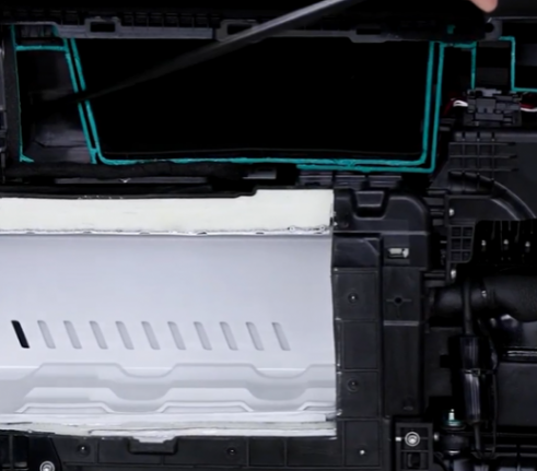 重构内饰豪华实用新标杆，格拉默为SU7打造&ldquo;高得房率&rdquo;副仪表板