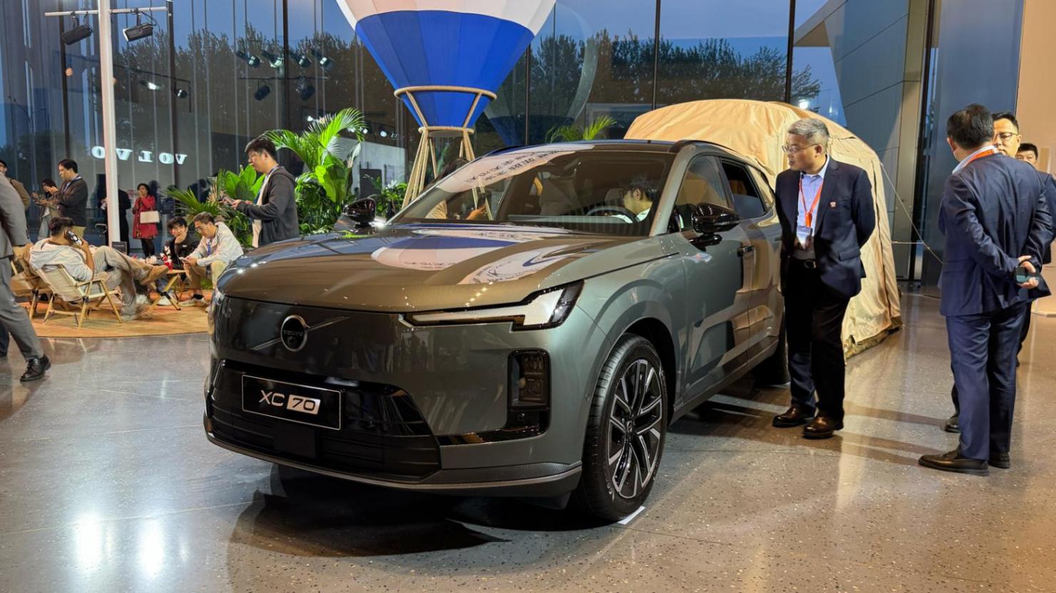 沃尔沃ES90与EX90开启预售 XC70感恩版同步上市