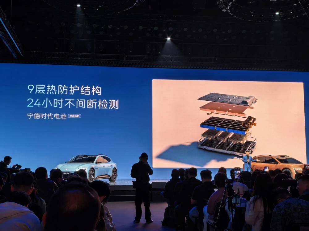 阿维塔06T限时21.59万开售！全系标配华为ADS，上车896线激光雷达