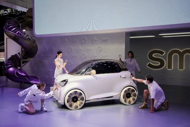 天生爱不同,smart登陆2026北京车展 精灵6号18.99万元起开启预售