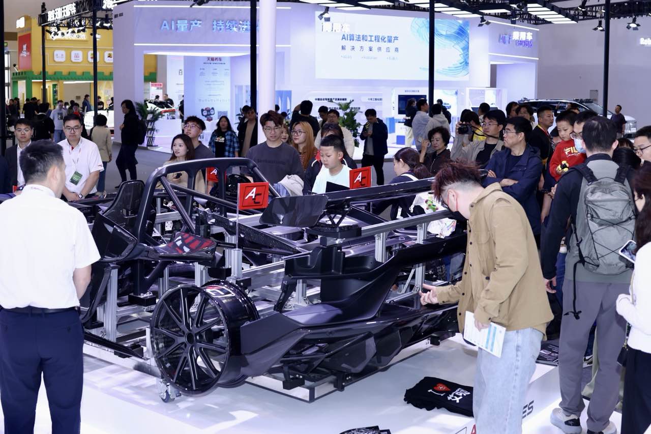 碳纤维零部件走向大众：艾可迅的破局与进阶之路