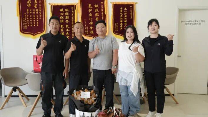 极氪的“鸡腿基金”刷屏社交平台,设立1000万元基金,奖励全国6000余名售后服务人员 图片